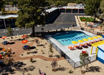 americana motor hotel
