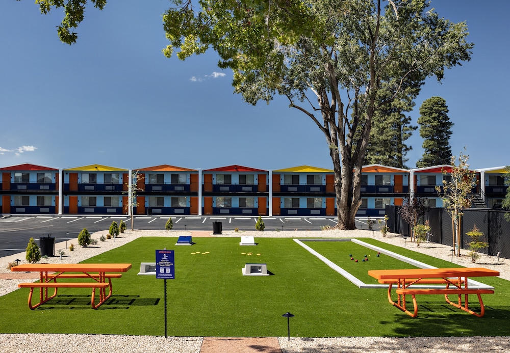 americana motor hotel
