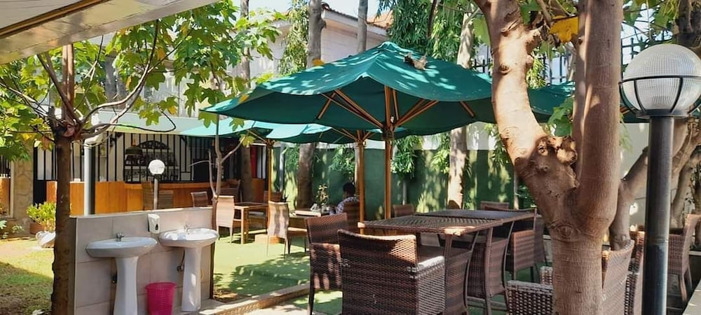 royal city hotel garden