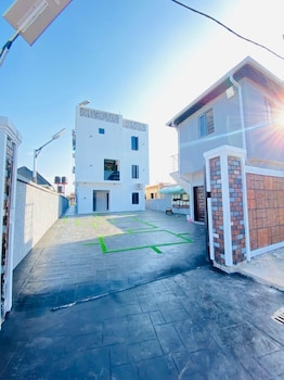 mini flat with starlink internet and pool