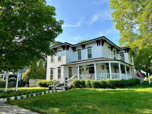 The Belvedere B&B,United States Of America>>Charlevoix,2 star