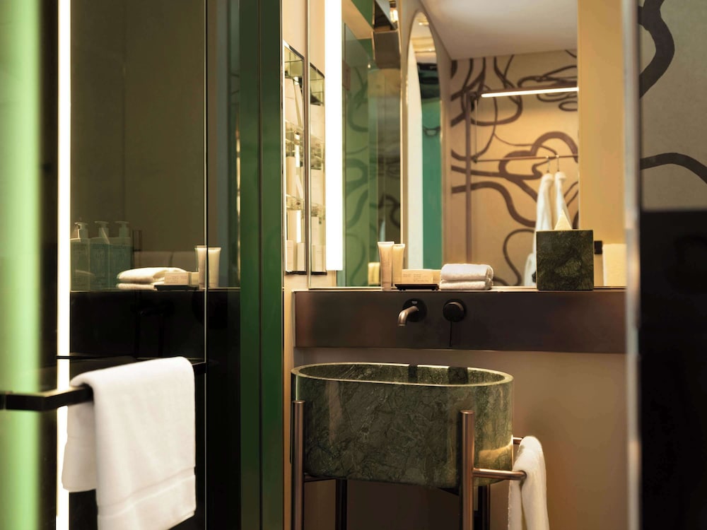 mondrian singapore duxton