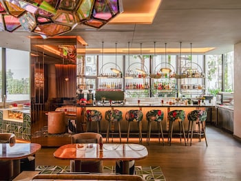 mondrian singapore duxton