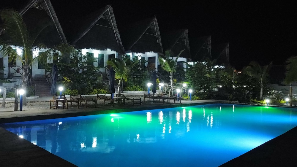 jabali bungalows lodge