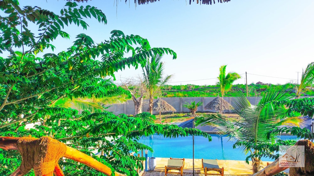 jabali bungalows lodge