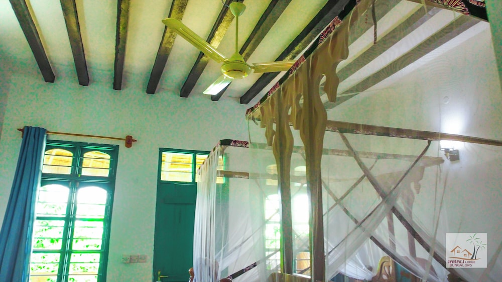 jabali bungalows lodge