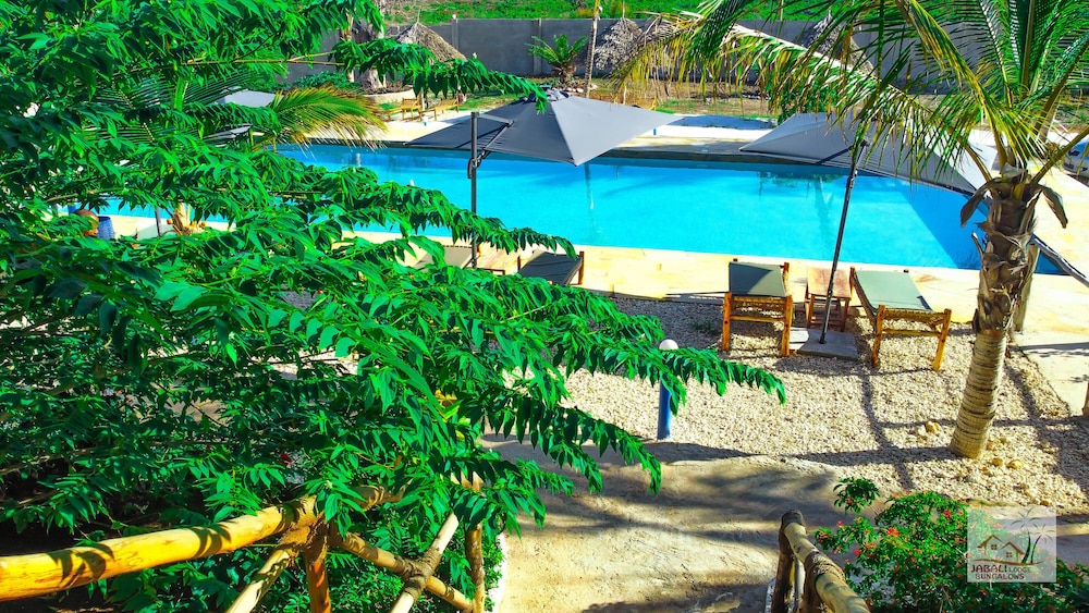 jabali bungalows lodge