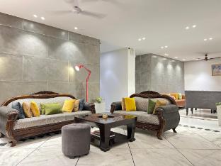 divine inn hotel rajouri gardan