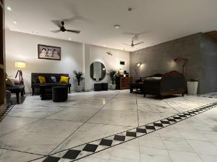 divine inn hotel rajouri gardan
