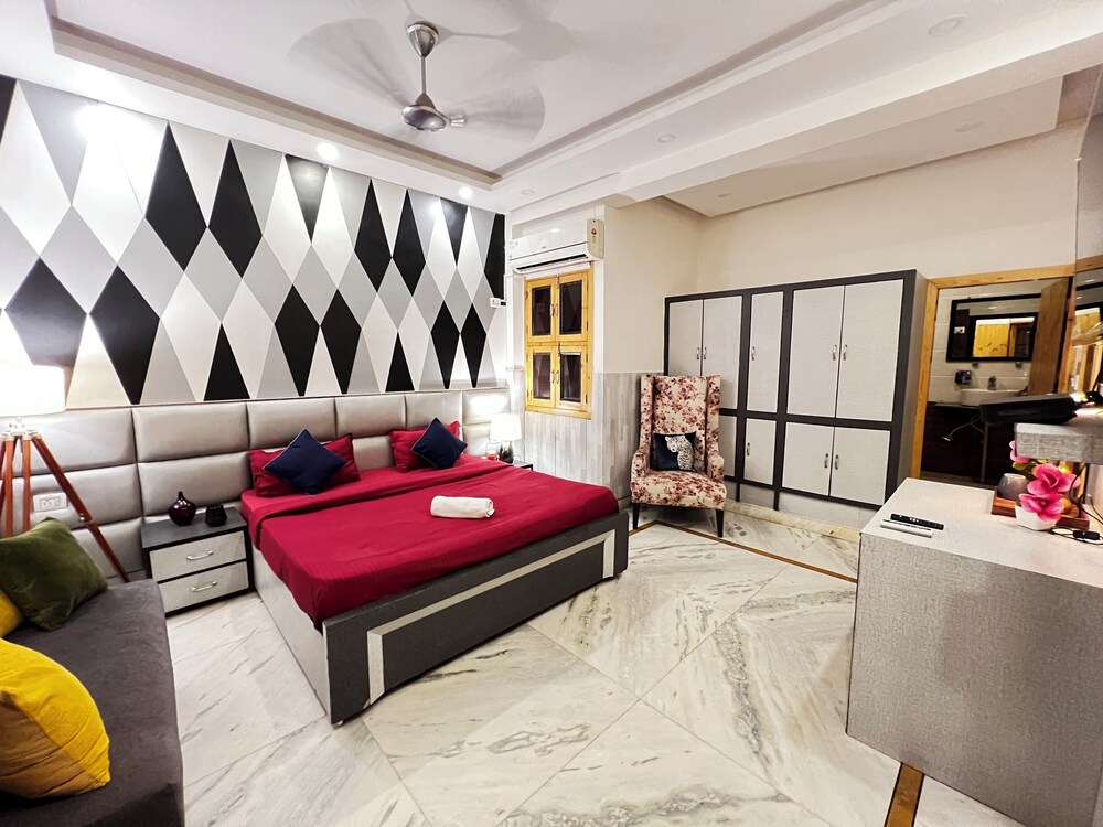 divine inn hotel rajouri gardan