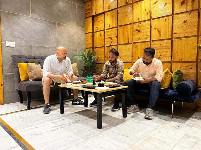 divine inn hotel rajouri gardan