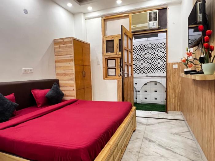divine inn hotel rajouri gardan