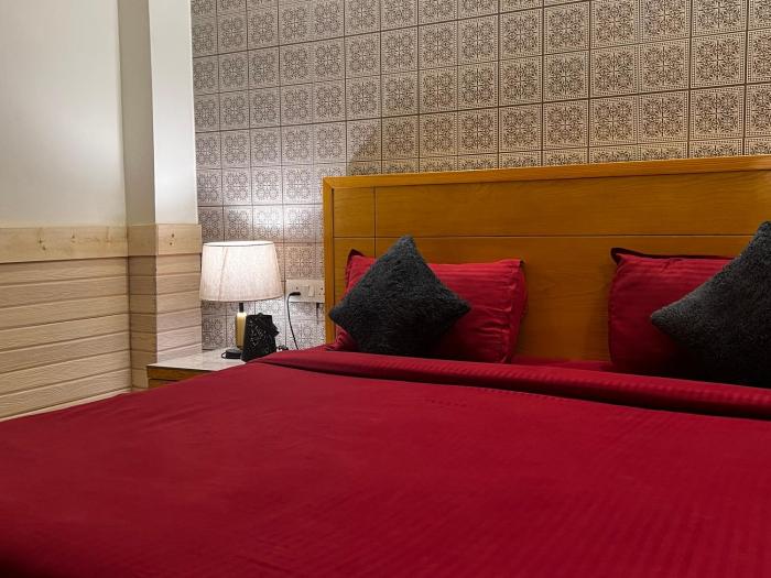 divine inn hotel rajouri gardan