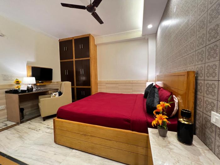 divine inn hotel rajouri gardan