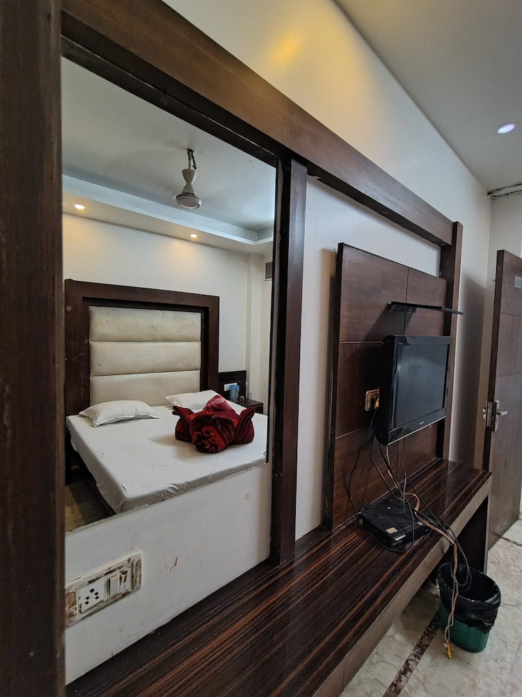 hotel sudershan palace