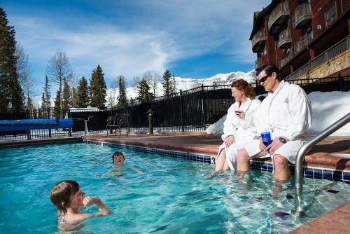 bear creek lodge by alpine lodging telluride