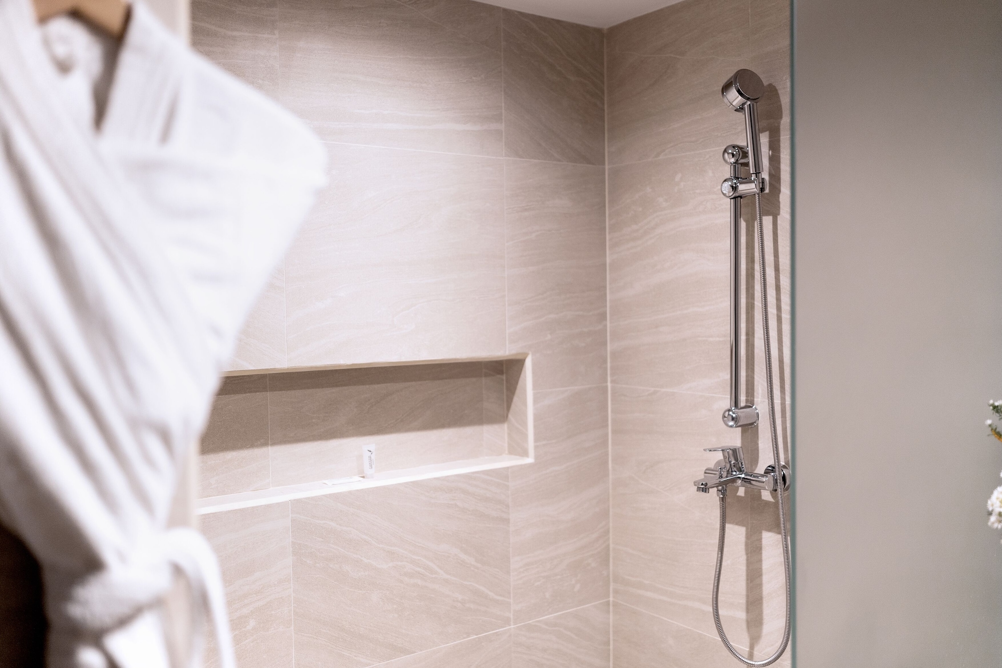 canyon hotels and resorts boracay