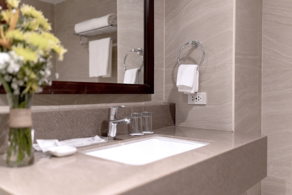 canyon hotels and resorts boracay