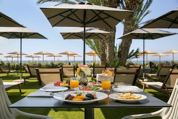 mercure larnaca beach resort