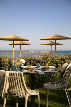 mercure larnaca beach resort