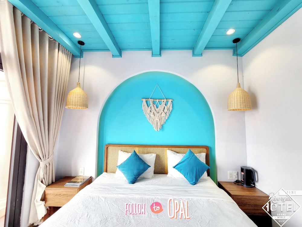 riverside mini hotel grand world