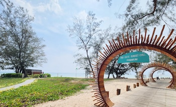 riverside mini hotel grand world