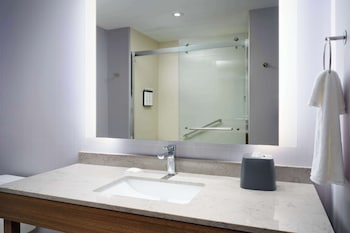 hyatt place melbourne airport