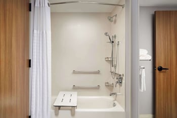 hyatt place melbourne airport