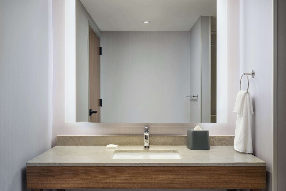 hyatt place melbourne airport