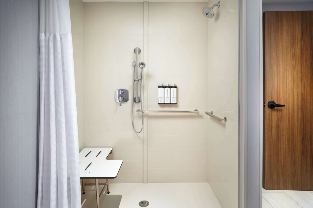 hyatt place melbourne airport