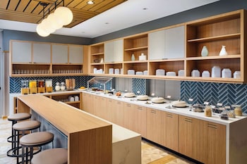 hyatt place melbourne airport