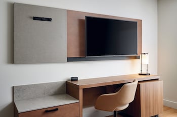 hyatt place melbourne airport