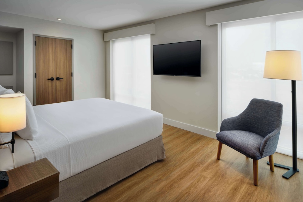 hyatt place melbourne airport