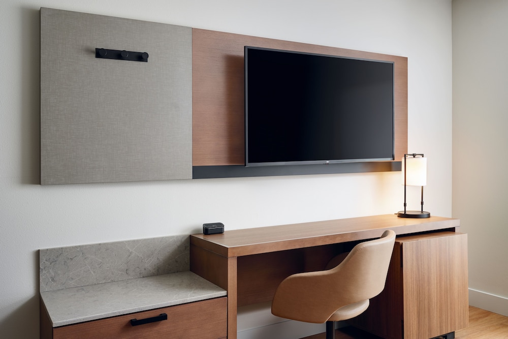 hyatt place melbourne airport