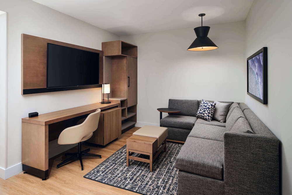 hyatt place melbourne airport