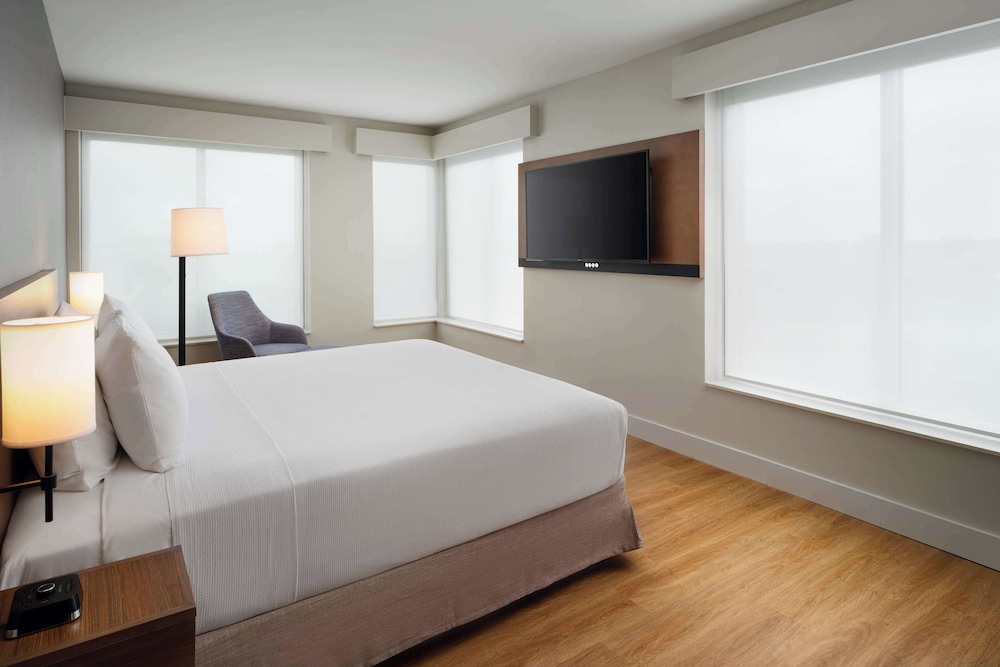 hyatt place melbourne airport