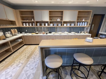 hyatt place melbourne airport