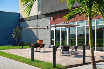 hyatt place melbourne airport