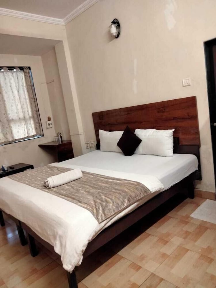hotel sarika
