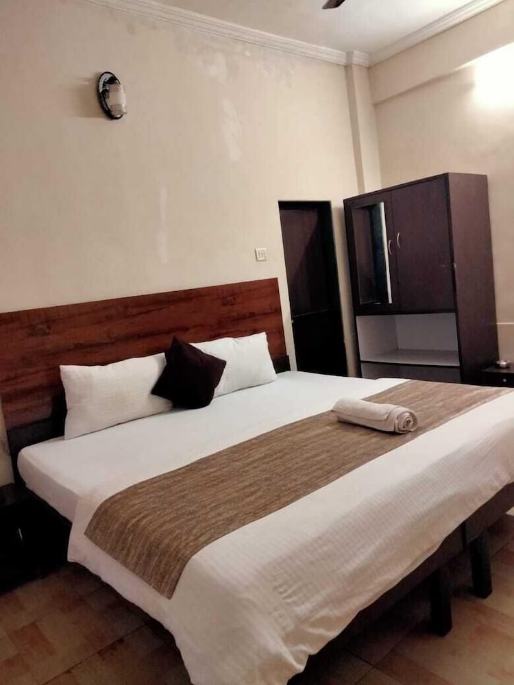 hotel sarika