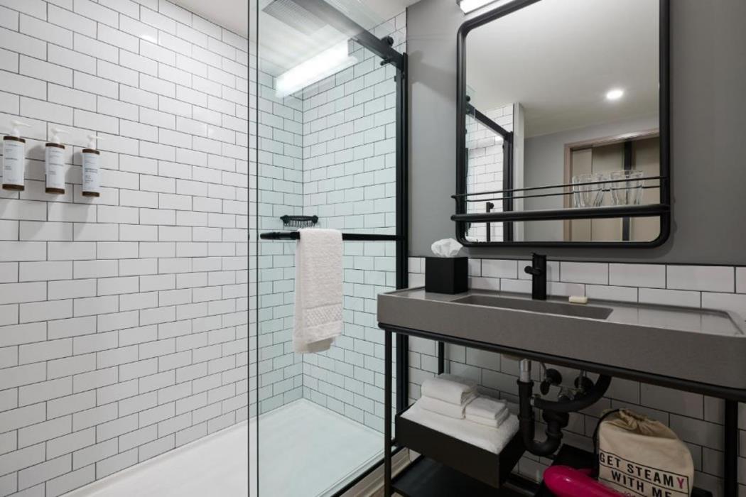 moxy charleston downtown