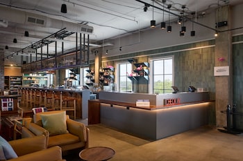 moxy charleston downtown