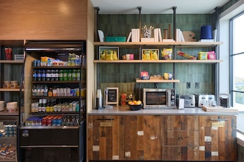 moxy charleston downtown