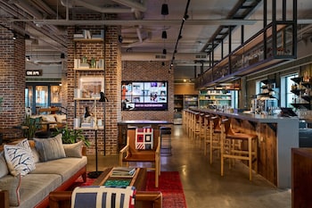 moxy charleston downtown