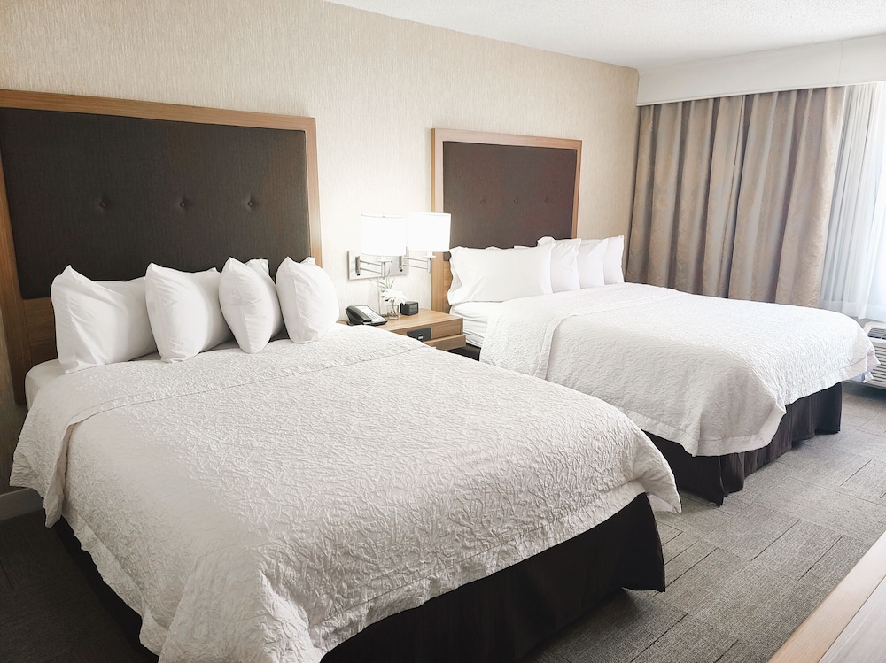 hampton inn and suites cleveland independence
