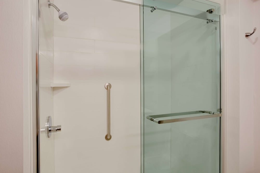 hampton inn and suites cleveland independence