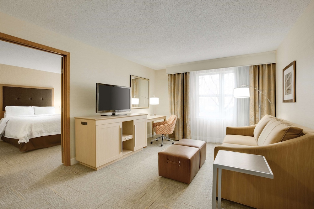 hampton inn and suites cleveland independence