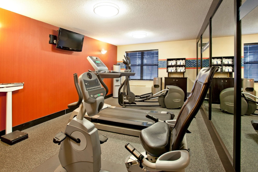 hampton inn and suites cleveland independence