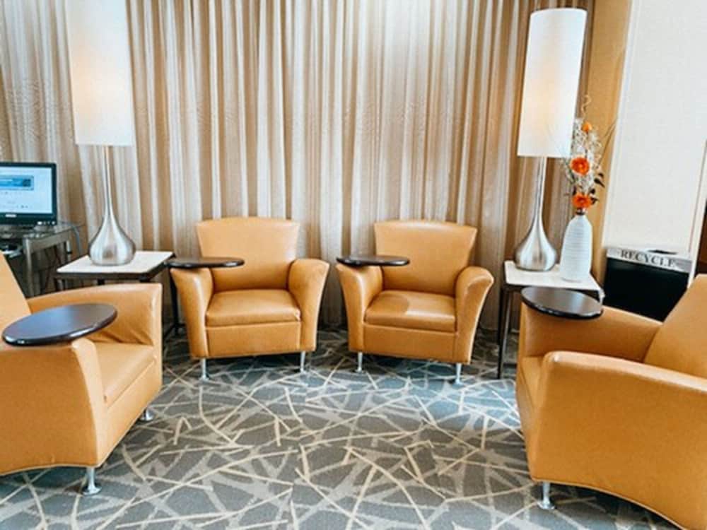 hampton inn and suites cleveland independence