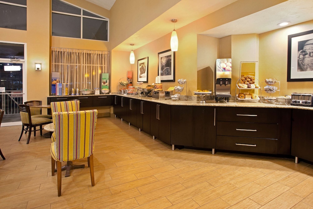 hampton inn and suites cleveland independence